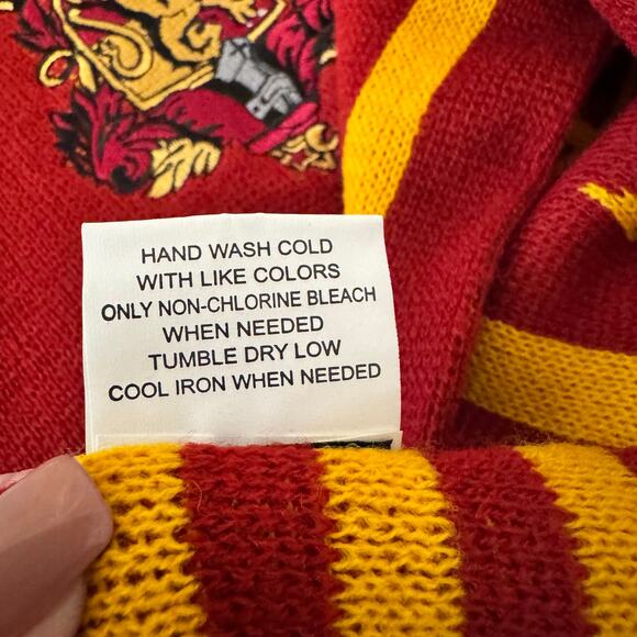 Harry Potter Gryffindor Scarf Embroidered Patch Winter Tassel Maroon Yellow - Picture 6 of 10